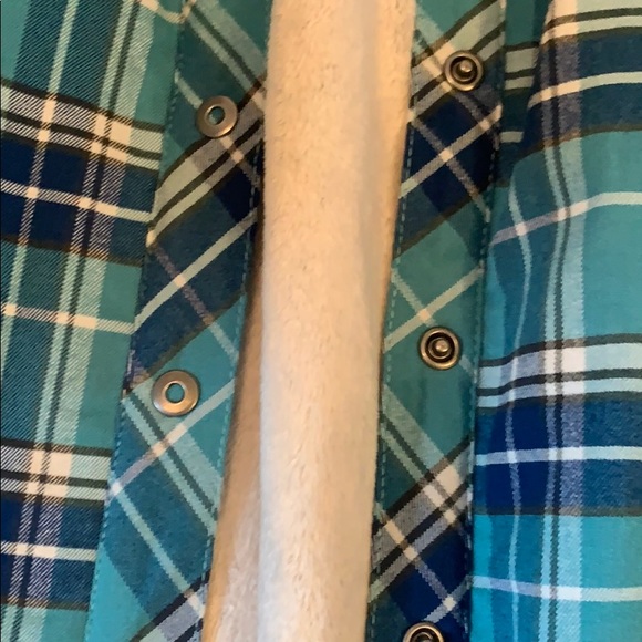 Button up - Picture 6 of 6